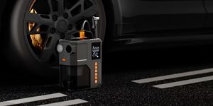 Aspirateur de voiture sans fil 4-en-1 d'urgence 14,8 V, démarreur de secours, batterie externe, pompe à air portable pour pneus avec lumière LED SOS - Product Image 5