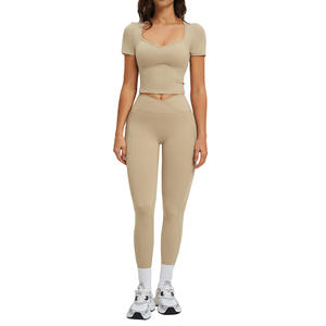 Conjunto deportivo de yoga Disko Sport, top corto de cuello cuadrado y cintura alta, manga corta, tela elástica en cuatro direcciones, ropa deportiva para mujer - Product Image 3