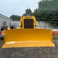 Matériel de terrassement d'occasion : Bouteur, équipement de nivellement et de déplacement de terre pour l'exploitation minière, les carrières et la construction routière - Komatsu, Caterpillar