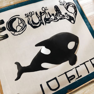 Peluche orca noire <span class=keywords><strong>de</strong></span> 35 cm, super douce, en polyester, avec rembourrage en coton PP, doublure en maille, brodée, idéale pour les anniversaires - Product Image 3