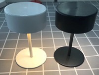 Lampe de table de restaurant CY LED moderne à piles rechargeables avec un design d'abat-jour en métal simple