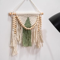 Décoration murale bohème en macramé avec perles en bois et pompons, tissée à la main, écologique, pour entrée et fond de maison d'hôtes