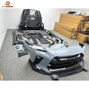 ชุดแต่งคาร์บอนไฟเบอร์สไตล์ Top Secret สำหรับ Nissan R35 GTR ปี 2008-2022 ประกอบด้วยกันชนหน้า ฝากระโปรง สเกิร์ตข้าง สปอยเลอร์ บังโคลน และดิฟฟิวเซอร์ - Product Image 2