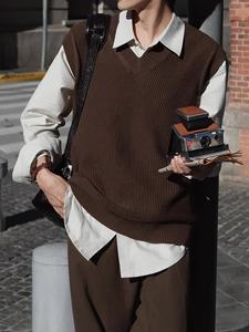 Lvlaea ठोस रंग पुरुषों वसंत शरद ऋतु के बाहरी स्वेटर बनियान आस्तीन रहित v-गर्दन ट्रेंडी पुरानी मुद्रा शैली पुरुषों के लिए रिबाल्ड बनियान - Product Image 4