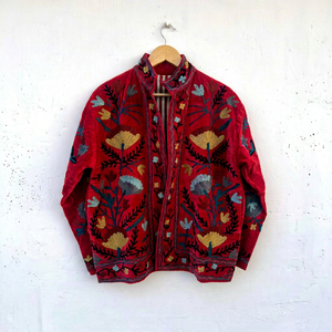 Nueva Llegada, Chaqueta de Terciopelo Rojo de Lujo Hecha a Mano para Mujer, Prenda Étnica Festiva, Cárdigan Acogedor de Manga Larga para Damas - Product Image 1