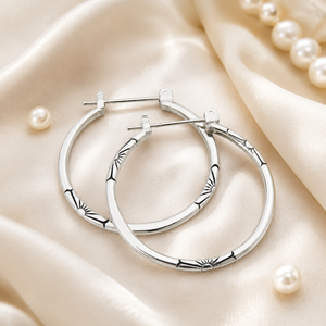 Orecchini a Cerchio Floreali Argento per Donne, Gioielli Vintage Ispirati con Design Unico a Fiore - Product Image 1