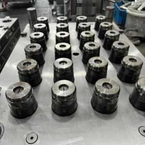 قوالب حقن بلاستيكية 19 لتر قالب ماء 5 غالون غطاء قالب لونين في تشجيانغ - Product Image 3