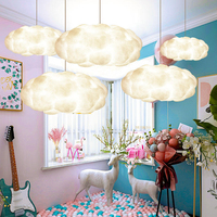 Lampe suspendue LED moderne, lampe créative en forme de nuages blancs avec nuages de coton flottants pour la décoration de la maison