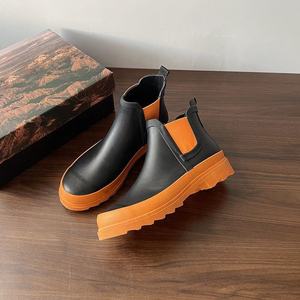 Bottes de pluie Chelsea légères et imperméables en caoutchouc pour femme YL3629 - Product Image 3