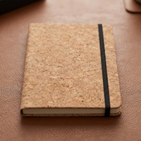 Ensemble cadeau exclusif et moderne en liège écologique : carnet, stylo, câble multifonction, pour événements d'entreprise, cadeaux clients, cadeaux de fin d'année, avec boîte personnalisée