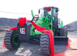 Moteur à faible consommation de carburant pour niveleuse 4280DE avec ripper à un ou trois dents en option - Product Image 4