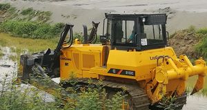 Bulldozer chenillé 160C, équipement de construction puissant et fiable pour l'agriculture, le défrichement de terres et la construction de routes - Product Image 5