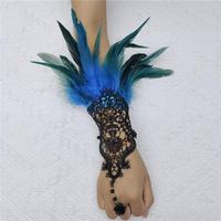 Bracelet rétro en dentelle et plumes avec anneau de doigt intégré, accessoire de mode pour la main, idéal pour Halloween, cosplay, fêtes à thème et spectacles
