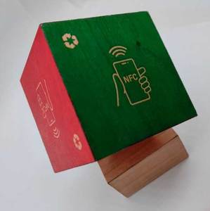 ISO 14443a 13.56MHz <span class=keywords><strong>NFC</strong></span> 213 / 215 / 216 chip tre sồi <span class=keywords><strong>NFC</strong></span> ma thuật Cube, Tap để trả bằng gỗ Bảng Menu đứng - Product Image 3