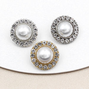 Design de luxe perle <span class=keywords><strong>cristal</strong></span> strass boutons fleur forme tige boucles de couture pour accessoires de vêtements - Product Image 1