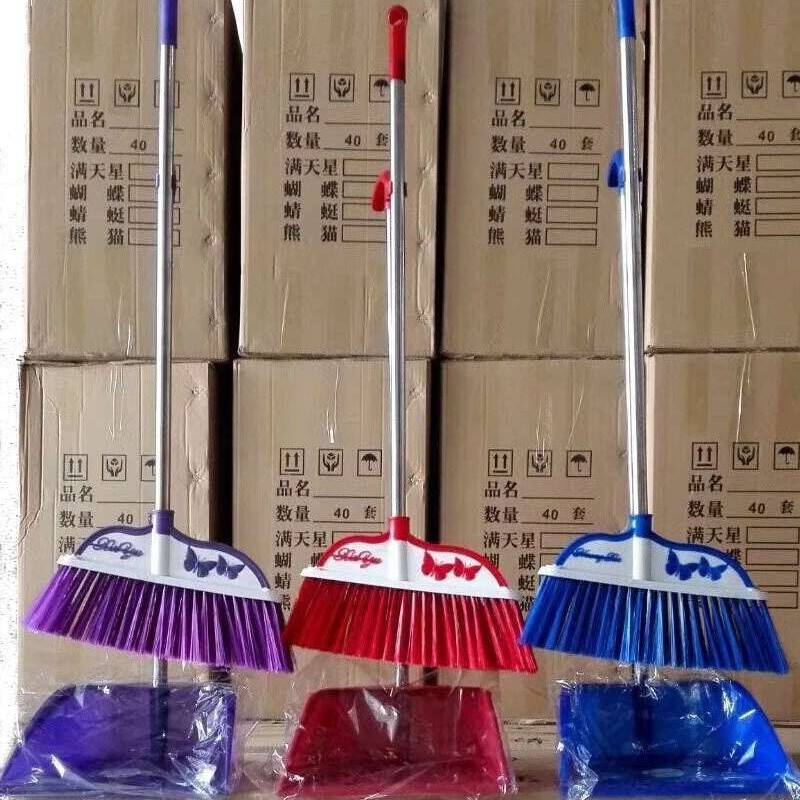 Juego de recogedor y cepillo de dos piezas [rojo, azul y morado mezclados]