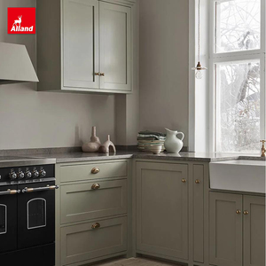 Gabinetes de Cocina Contemporáneos Allandgroup con Acabado Mate, Diseño Shaker con Isla, Color Verde Grisáceo, con Encimera Negra - Product Image 3