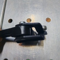 Charnière centrale de porte coulissante RH OEM C00033188 compatible SAIC MAXUS V80, pièces automobiles de remplacement avec faible MOQ