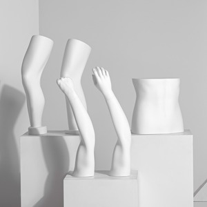 Venta al por mayor precio barato rodillera maniquí fibra de vidrio Hombre Deporte tienda mano rodillera pantalla maniquí para la venta - Product Image 1