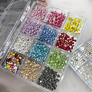 ชุดเครื่องประดับเล็บแบบติดเพชรทรงกลมสีขาว 12 ช่อง บรรจุในกล่องขายส่ง - Product Image 6
