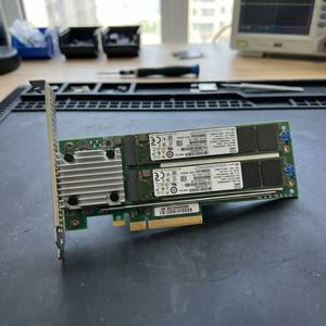 Carte RAID P12965-B21 NS204i-P 2 voies + 2x 480 Go NVMe PCIe 3.0 M.2 pour serveur HPE - Product Image 2