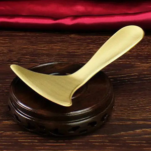 Gua Sha, tablero de masaje universal para meridianos de hombro, cuello y espalda de latón, tablero de raspado, masajeador de cuerpo completo - Product Image 1