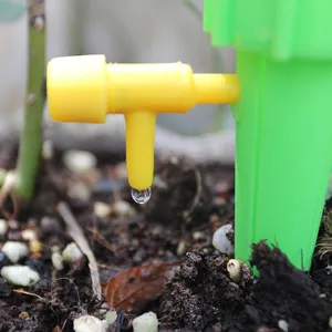 Vaso automatico per biberon con alimentazione a goccia picchi autoirriganti sistema di irrigazione a goccia strumenti per l'irrigazione delle piante per le piante