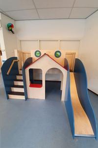2024 Ensemble de jeu intérieur pour enfants nouveau design-Château en bois et petite maison avec toboggan combinant librement des pièces Autres meubles pour enfants - Product Image 4