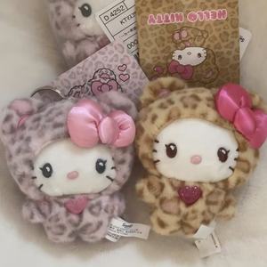 Portachiavi <span class=keywords><strong>Peluche</strong></span> HelloKitty Leopardato, Ciondolo Carino per Borsa a Forma di Gatto, Super Morbido, Imbottito in Cotone PP, Giocattolo Regalo - Product Image 1