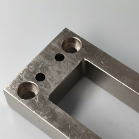 Support de cadre rectangulaire en acier inoxydable usiné CNC sur mesure avec plusieurs trous de fixation