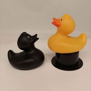 Vente en gros de jouets de bain pour bébés, canard noir géant en caoutchouc souple de 3 pouces, avec son, couleur unie, pour jouer dans l'eau - Product Image 2