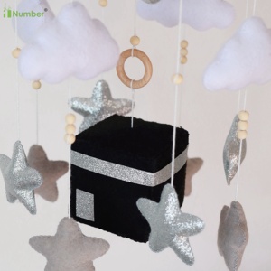 Mobile musical islamique personnalisé en bois pour berceau, avec chansons du Coran et Kaaba, cadeau de naissance neutre pour bébés de 0 à 12 <span class=keywords><strong>mois</strong></span> - Product Image 2