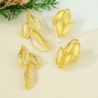 Anting-anting Daun Bertekstur Emas Seri Alam Musim Panas, Anting-anting Daun Besar Vintage Emas 14k untuk Wanita, Perhiasan Telinga Fashion