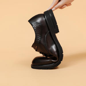 Chaussures d'affaires de qualité supérieure tenues formelles haut de gamme brocart de cuir de vachette brocart décoratif Derby hommes en cuir - Product Image 4