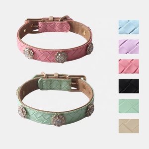 Collar Flexible de Cuero Sintético Trenzado para Mascotas - Accesorio de Lujo Resistente a la Intemperie para Perros, para Cadenas de Tiendas Minoristas Premium - Product Image 1