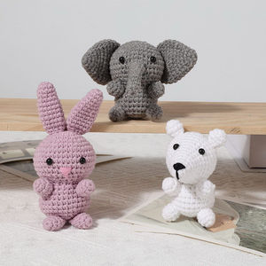 Nuevos Muñecos de Animales Tejidos a Crochet Hechos a Mano, Osos, Elefantes y Conejos, Decoración Navideña para Estanterías - Product Image 1