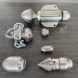 Las boquillas de <span class=keywords><strong>limpieza</strong></span> de tuberías de tanques sépticos Dragan las tuberías obstruidas. Las boquillas de <span class=keywords><strong>limpieza</strong></span> rotativas limpian las manchas de aceite de las tuberías <span class=keywords><strong>sin</strong></span> puntos muertos. - Product Image 1