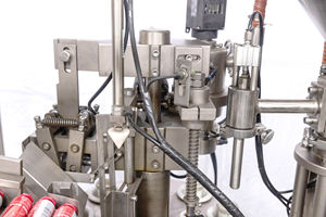 Machines à tubes et à chaleur Bouteilles à pompe Petite quantité Ampoule de liquide Scellage Presion automatique Machine de remplissage semi-automatique - Product Image 6