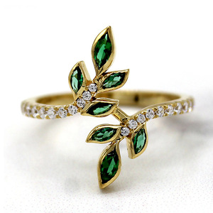 Anello Geometrico con Foglia di Ramo d'Ulivo Fresco per Donne, Gioiello da Dito Ispirato alla Natura - Product Image 1