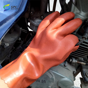 Gants en PVC imperméables largement utilisés <span class=keywords><strong>dans</strong></span> les ateliers industriels, pour le nettoyage industriel, avec paume antidérapante marron et finition sablée, entièrement enduits. - Product Image 5