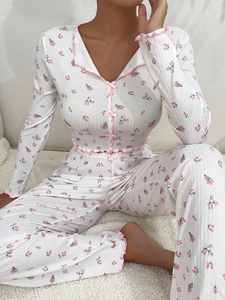 I-0627 Pyjama d'été décontracté deux pièces pour femme, imprimé cœurs, taille élastique, respirant et doux, avec logo frontal - Product Image 6