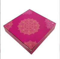 Boîtes d'emballage de luxe en papier artistique carrées pour desserts et bonbons de Diwali (recyclables)
