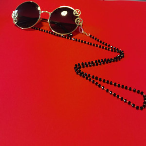 Chaîne de lunettes en cristal noir de style européen et américain, tendance mode été 2023 - Product Image 3