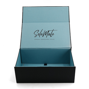 Caja <span class=keywords><strong>de</strong></span> Regalo <span class=keywords><strong>de</strong></span> Lujo con Textura <span class=keywords><strong>de</strong></span> Cocodrilo Negro y Logotipo Personalizado en Dorado |   Empaque Premium para Calzado y Artículos <span class=keywords><strong>de</strong></span> Lujo - Product Image 6
