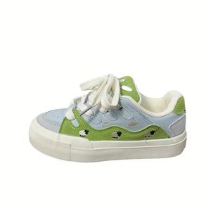 Zapatillas Retro Alemanas para Mujer 2026, Punta Redonda Clásica, Suela Delgada con Aumento de Altura Oculto, Zapatos Casuales Versátiles para Uso Diario - Product Image 6