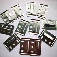 Vente en gros de supports en acier inoxydable avec mousqueton WPC Persiennes Clips métalliques pour la fixation de panneaux muraux WPC