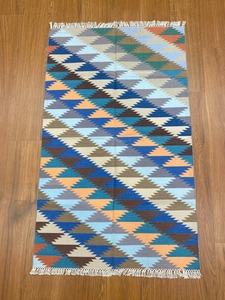 Tapis Kilim en coton tissé à la main, abstrait, moderne, tons terre, tapis de sol durable et léger - Product Image 2