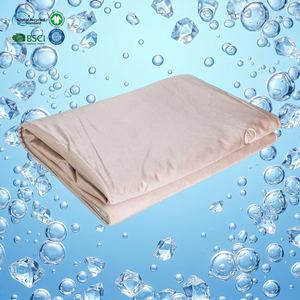 Couette légère et lavable gris argenté de luxe pour l'été, idéale pour les ensembles de literie de chambre d'hôtel haut de gamme - Product Image 1