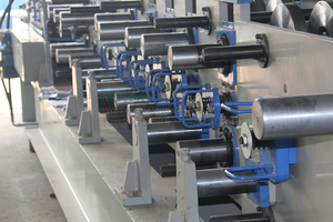 Máy tạo hình cuộn xà gồ Z với kích thước thay đổi và hỗ trợ đục lỗ trên máy tùy chỉnh xà gồ - Product Image 5