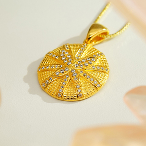 Exquisito Medallón de Mariposa en Oro Sólido de 9K/14K/18K con Intrincado Motivo Floral para Joyería de Lujo Diaria - Product Image 2